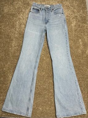 Abercrombie & Fitch Light Wash-The Vintage Flare High Rise